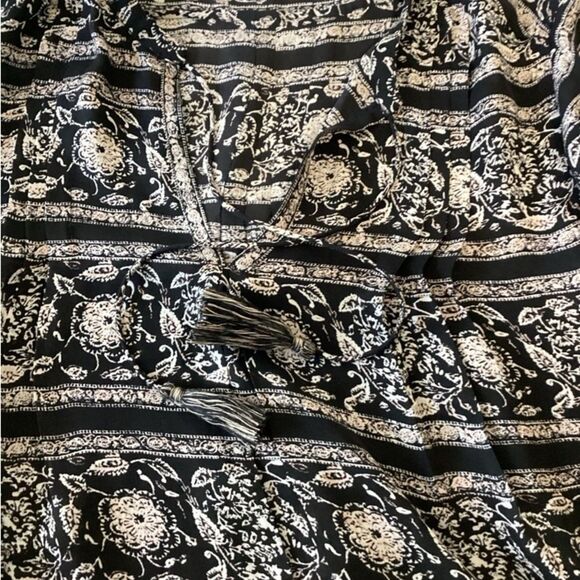 Jore Blouse Top Women’s Size S 100% Silk Long Sleeve V Neck w Tassel drawstrings - Picture 2 of 9